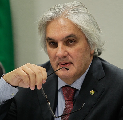 "ESSE VEM AO CASO": PF prende senador Delcídio Amaral e banqueiro André Esteves em desdobramento da Lava Jato Delcidio Amaral, atrapalhando a investigação, VEM AO CASO, já CUNHA, também atrapalhando NÃO VEM AO CASO